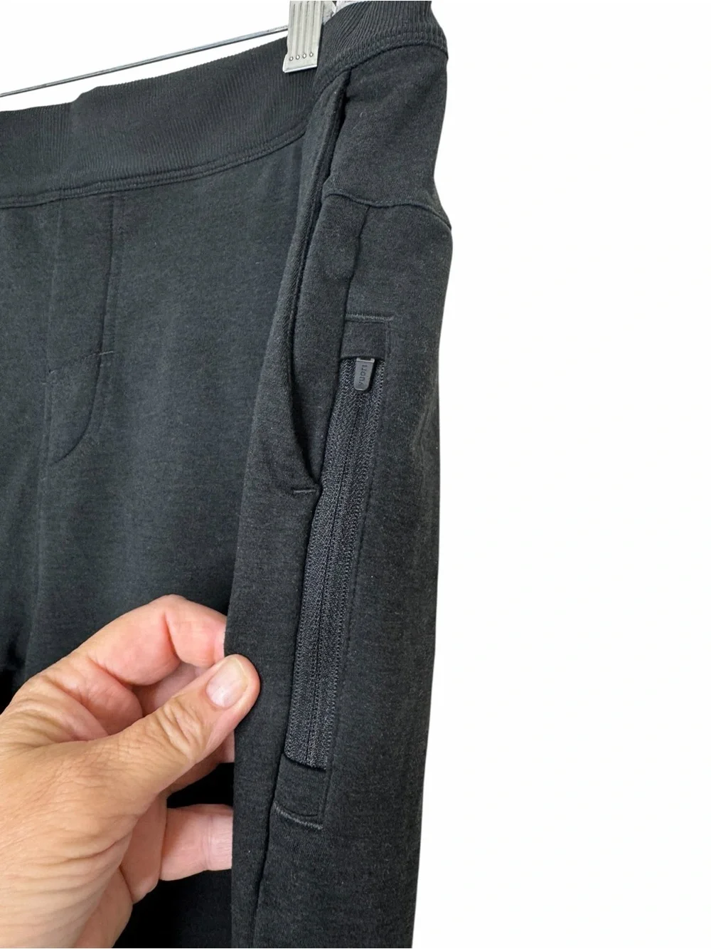 Vuori Coronado Pant, medium, EUC, Black Heather color